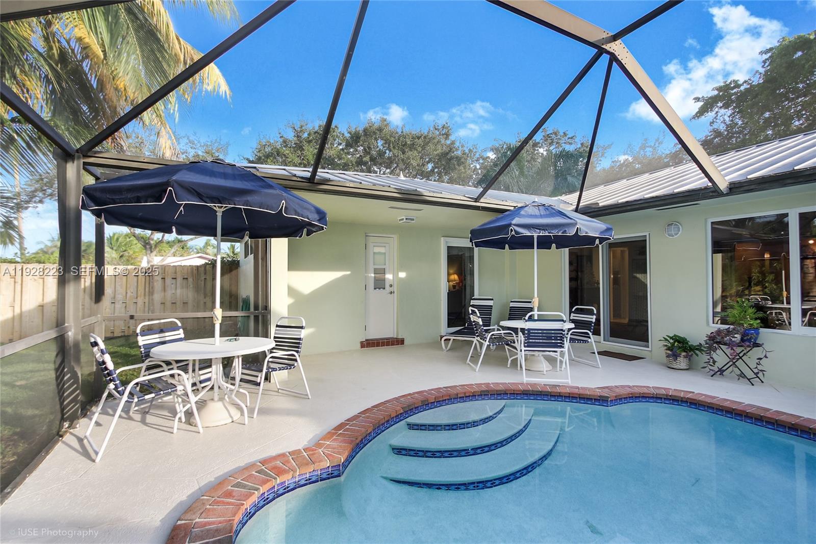 PLANTATIONS SECLUDED GARD - Residential