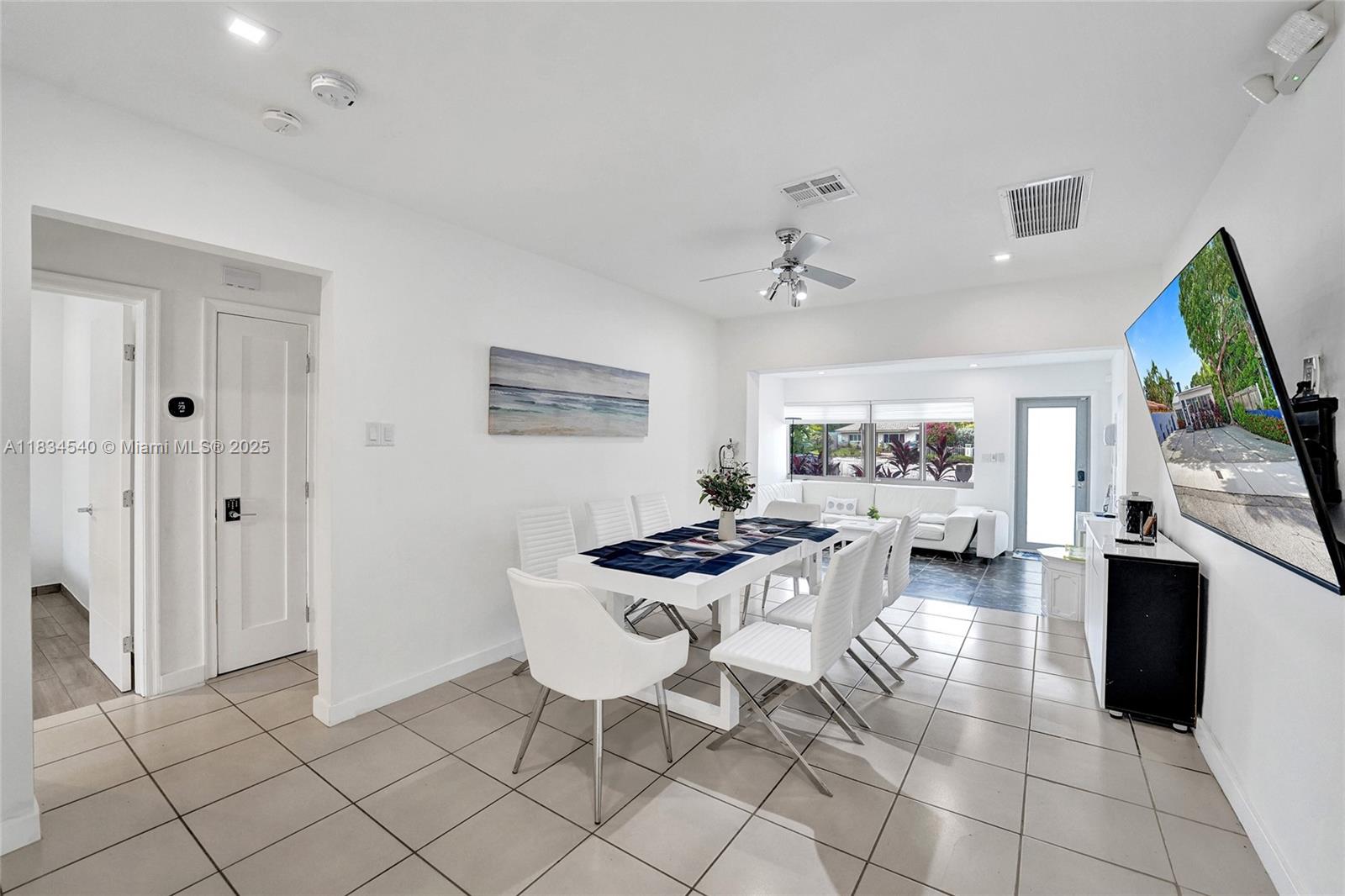 LAS OLAS BY THE SEA EXT - Residential Lease