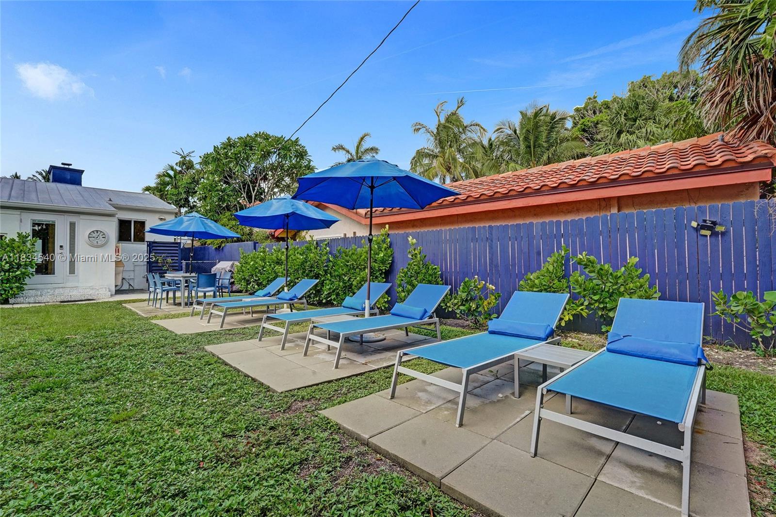 LAS OLAS BY THE SEA EXT - Residential Lease