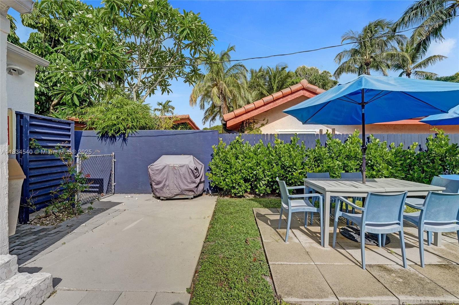 LAS OLAS BY THE SEA EXT - Residential Lease