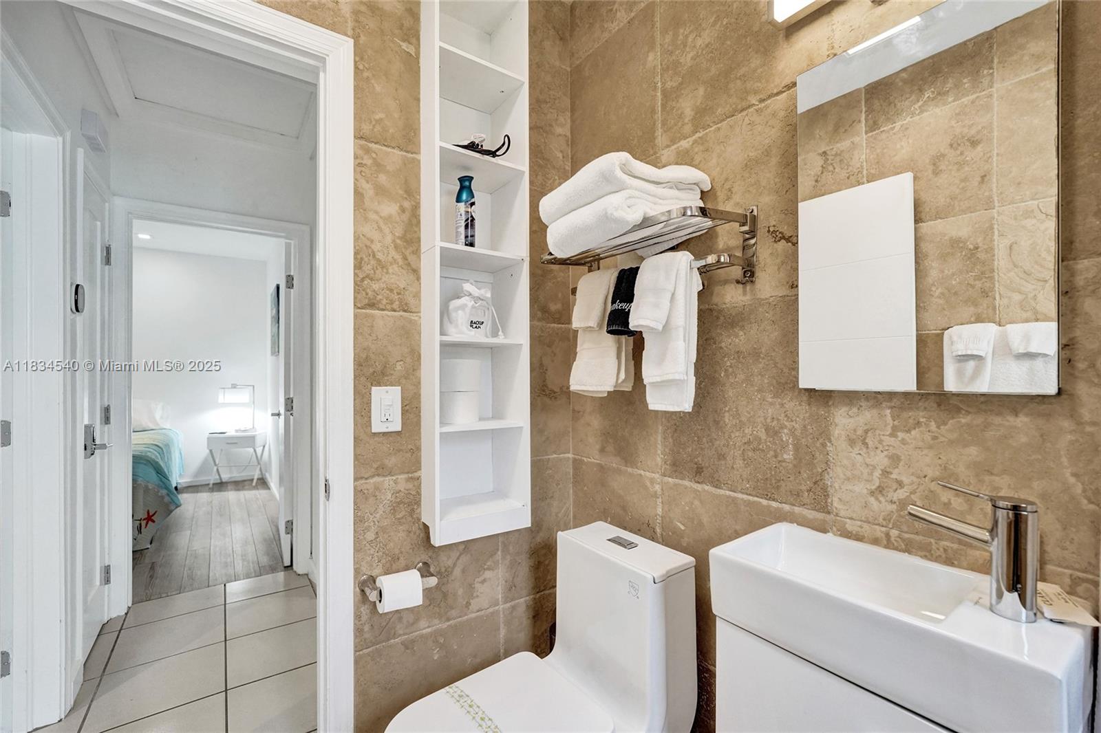 LAS OLAS BY THE SEA EXT - Residential Lease