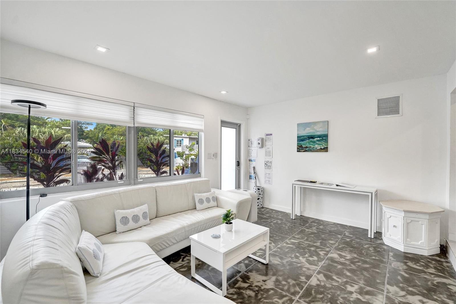 LAS OLAS BY THE SEA EXT - Residential Lease