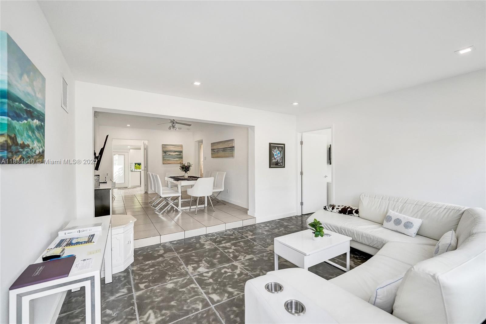 LAS OLAS BY THE SEA EXT - Residential Lease