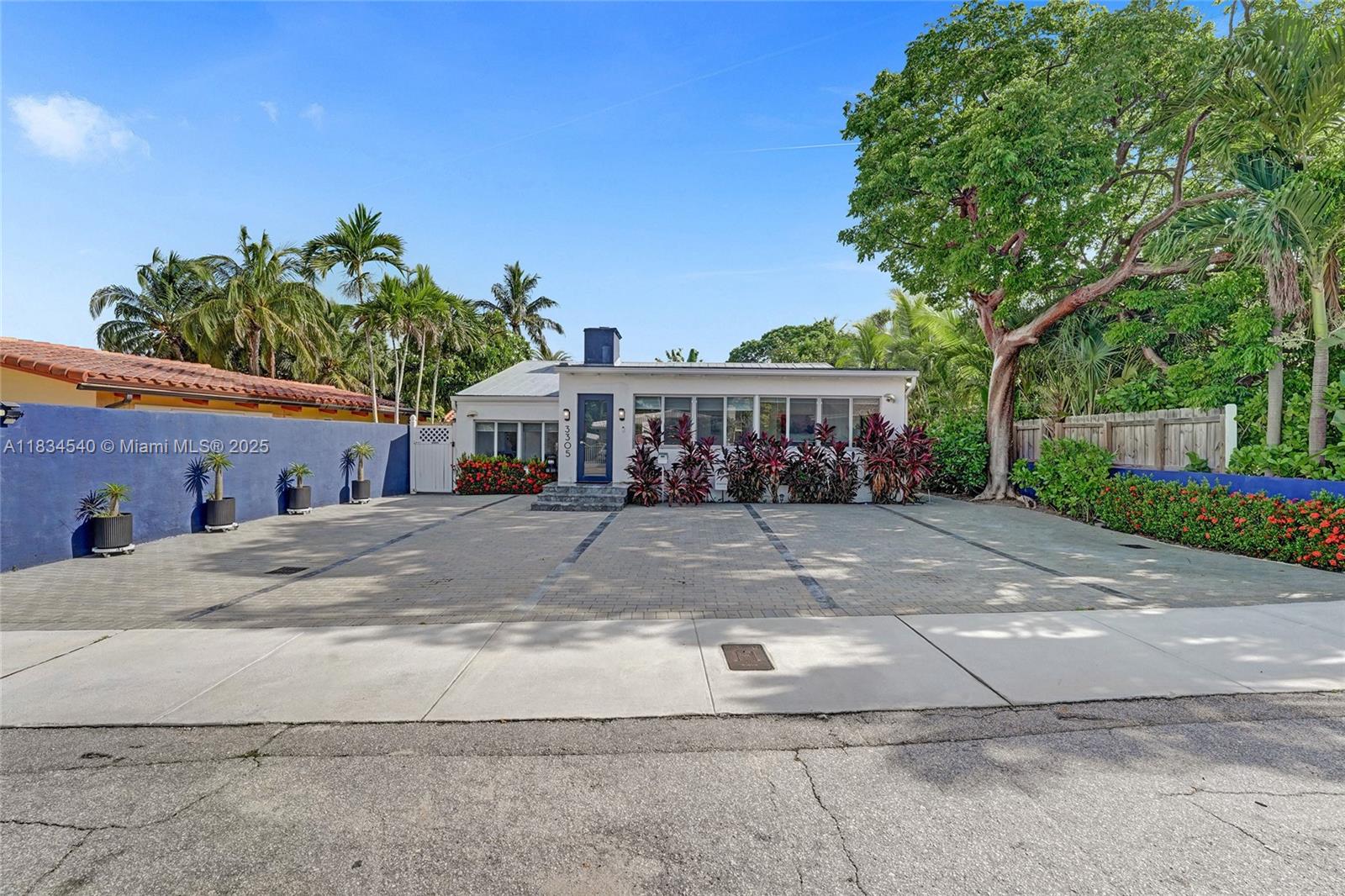 LAS OLAS BY THE SEA EXT - Residential Lease