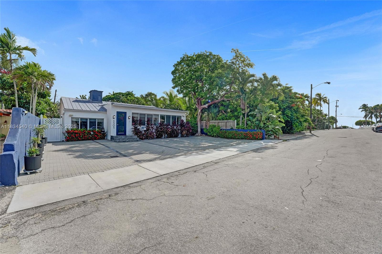 LAS OLAS BY THE SEA EXT - Residential Lease