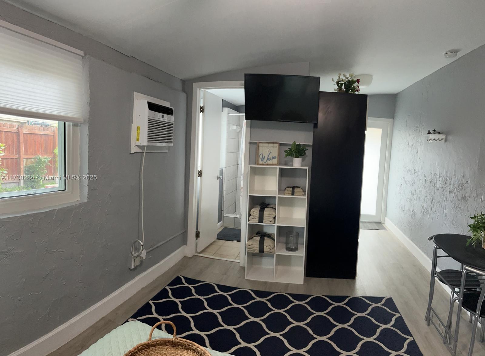 Rental Property at 11541 Sw 34th Ln, Miami, Broward County, Florida - Bedrooms: 1 
Bathrooms: 1  - $1,200 MO.