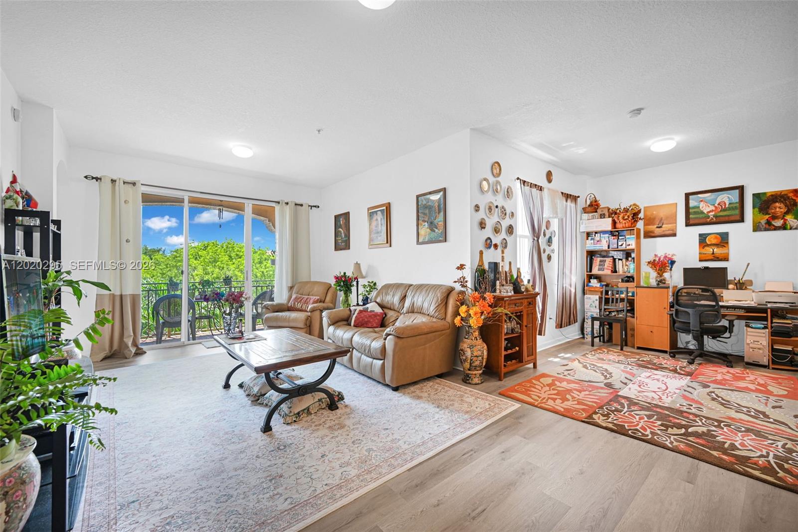 THE COURTS AT DORAL ISLES - Residential