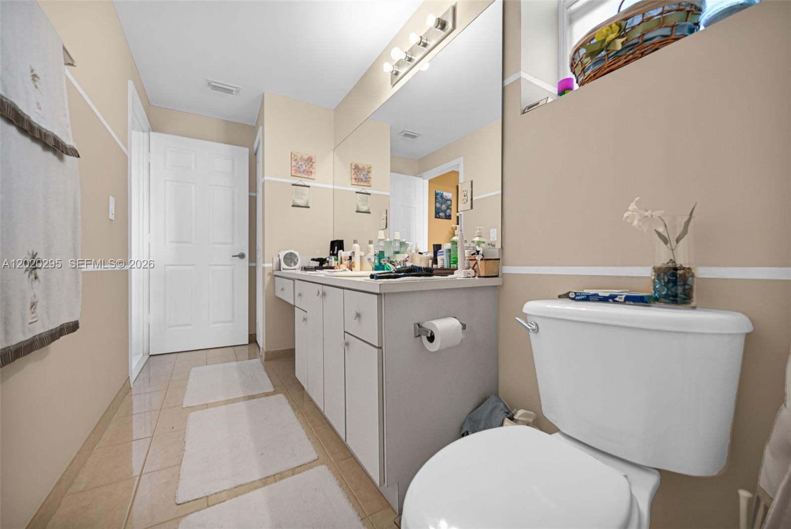 THE COURTS AT DORAL ISLES - Residential
