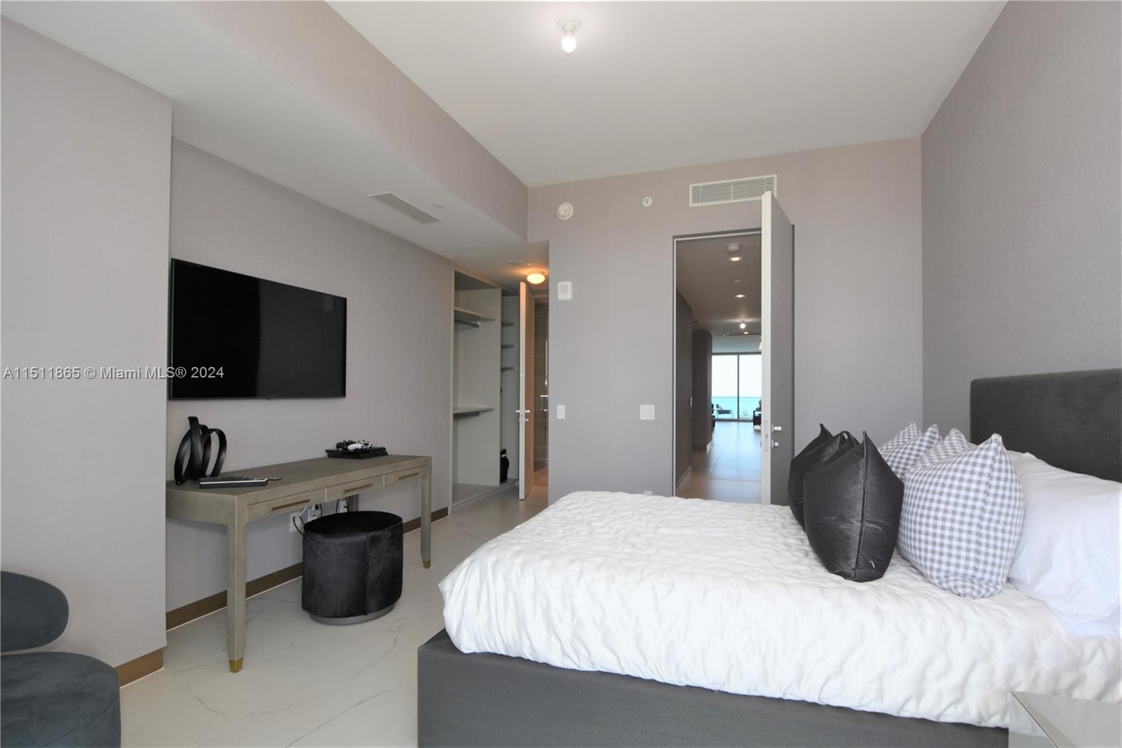 18975 COLLINS CONDO - Residential