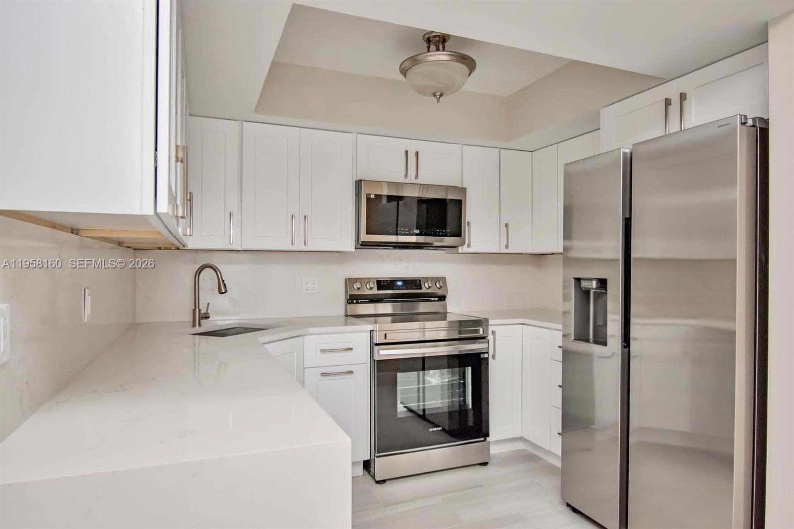 LE VILLAGE DE PROVENCE 2 - Residential Lease