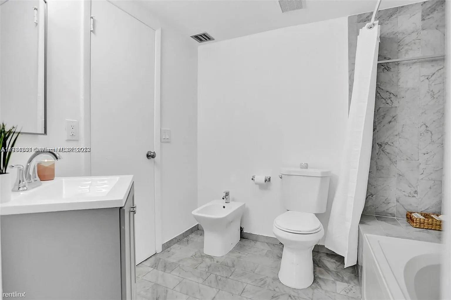 DADELAND COVE SEC 2 - Residential Lease