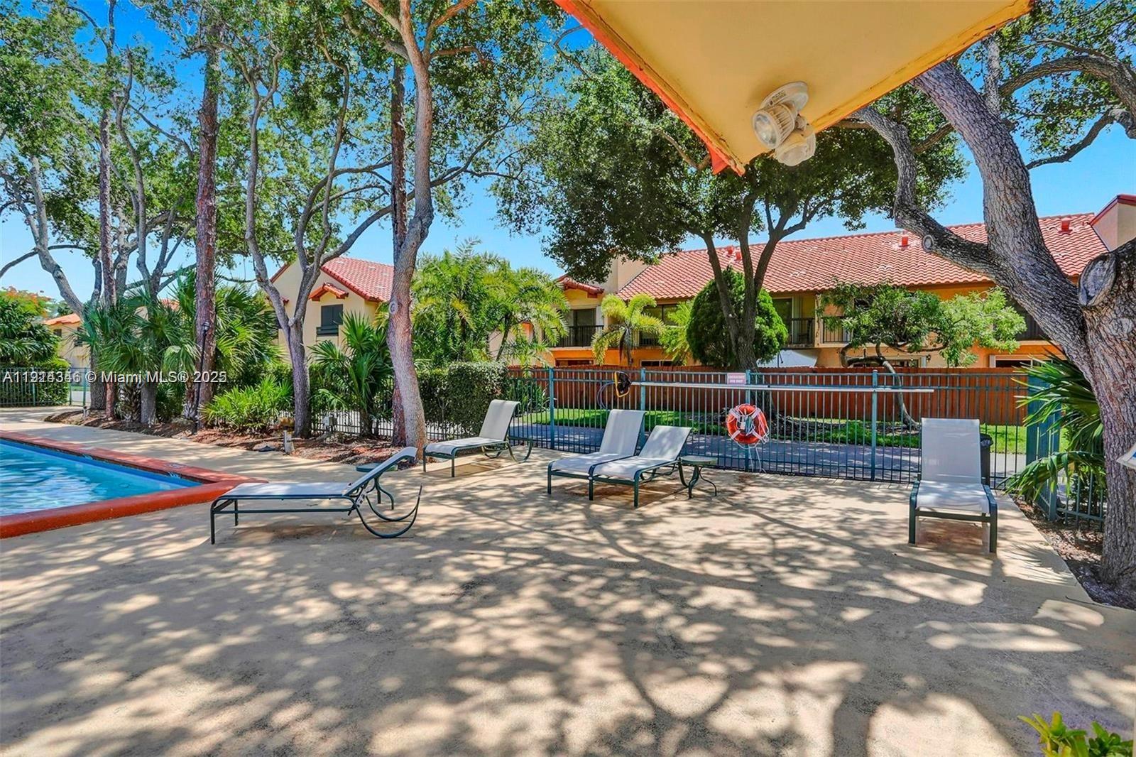 DADELAND COVE SEC 2 - Residential Lease