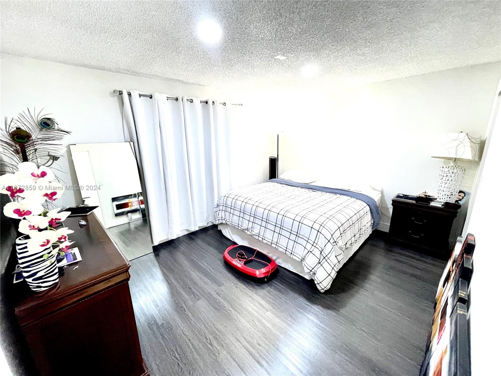 SUNSET PALMS EAST CONDO - Residential