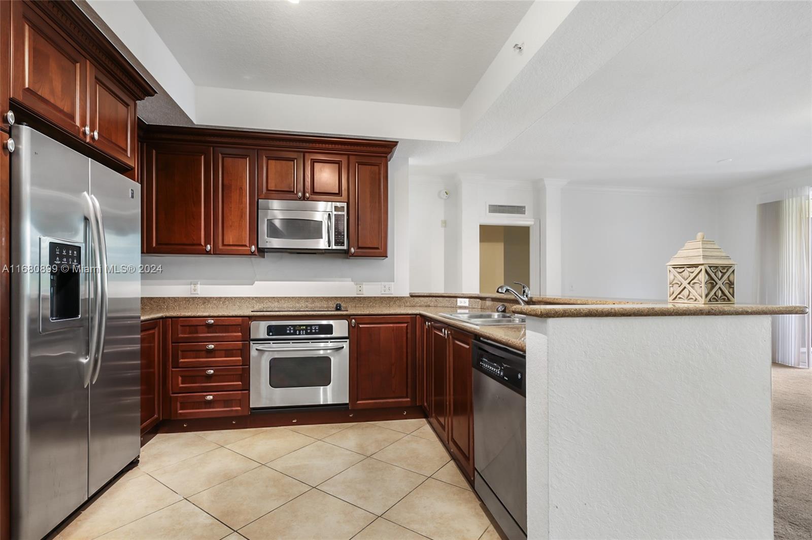 SAN RAPHAEL CONDO - Residential