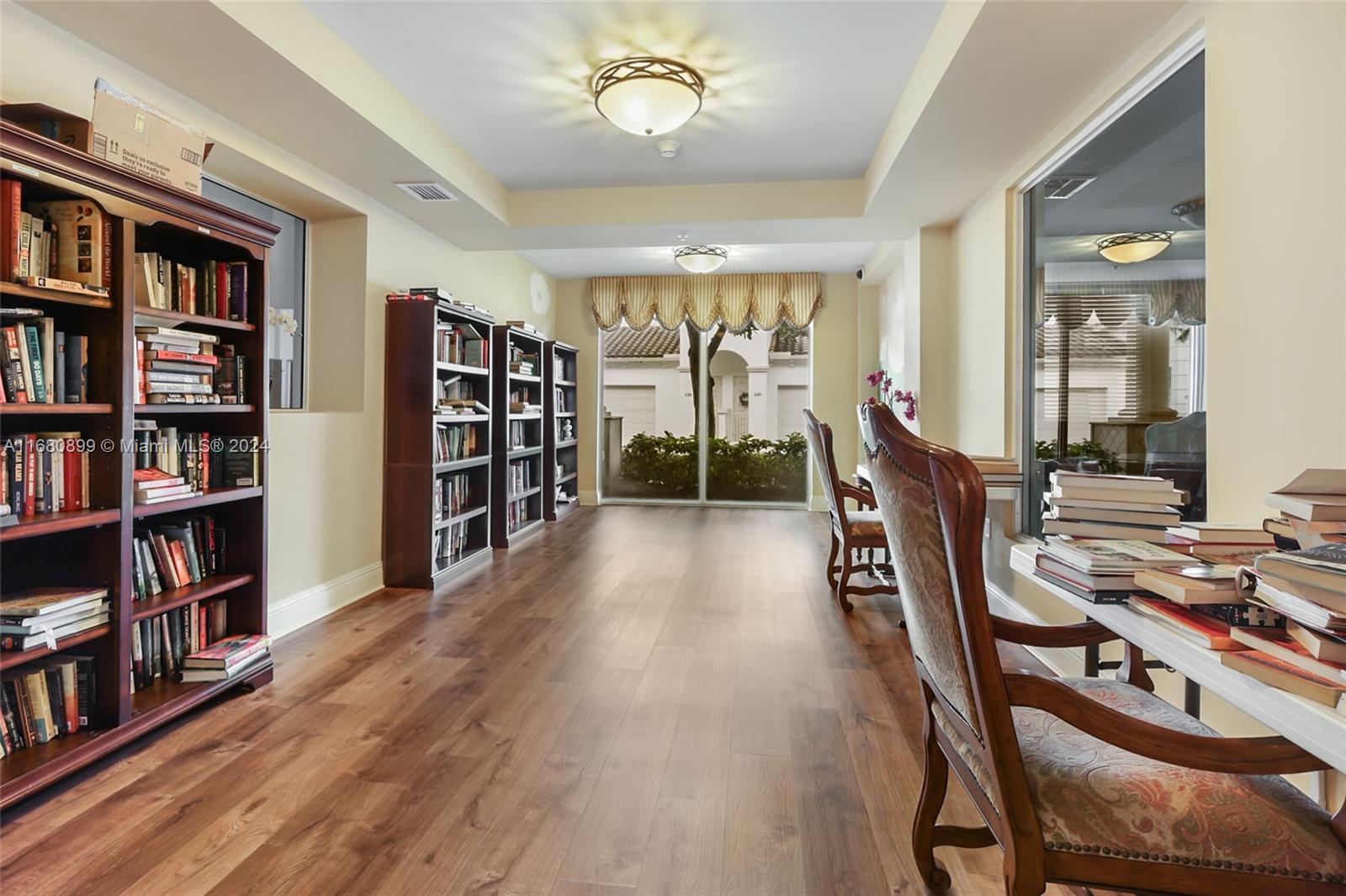 SAN RAPHAEL CONDO - Residential