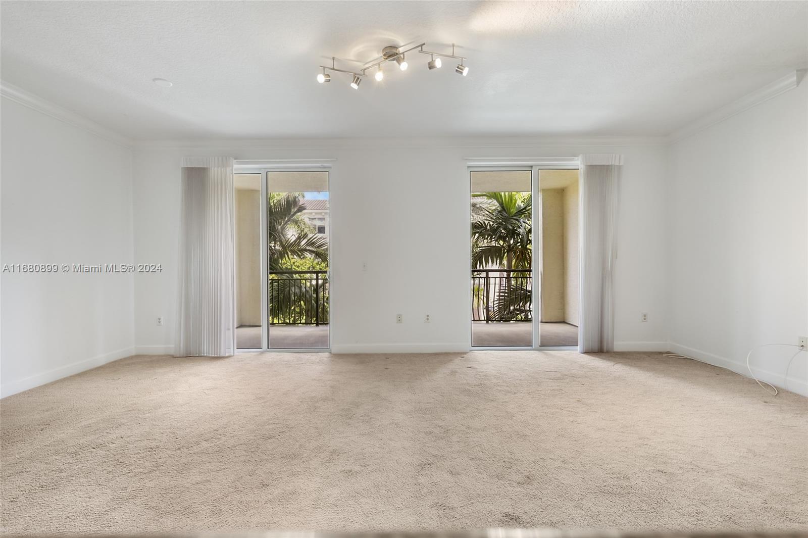 SAN RAPHAEL CONDO - Residential