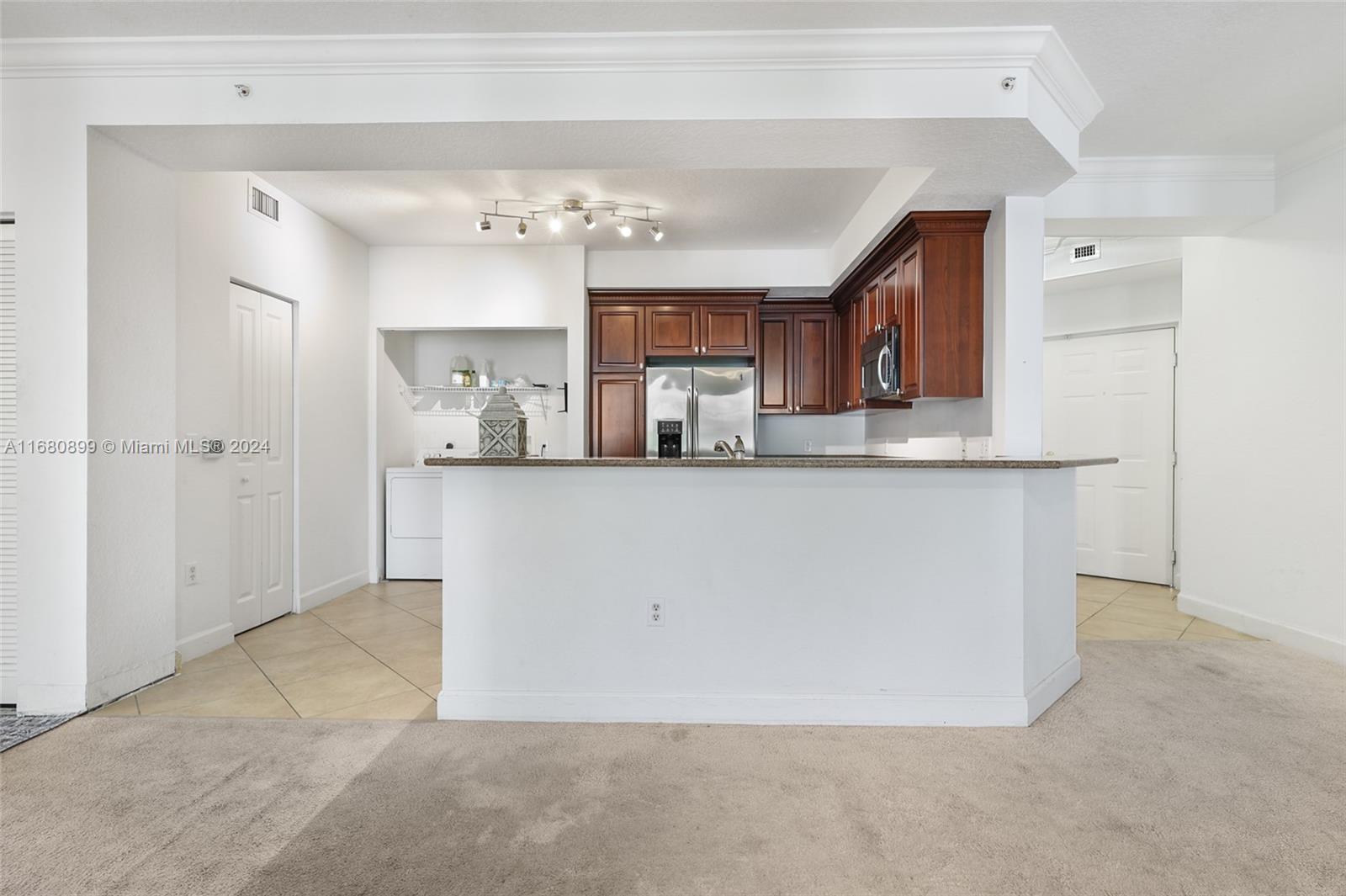 SAN RAPHAEL CONDO - Residential