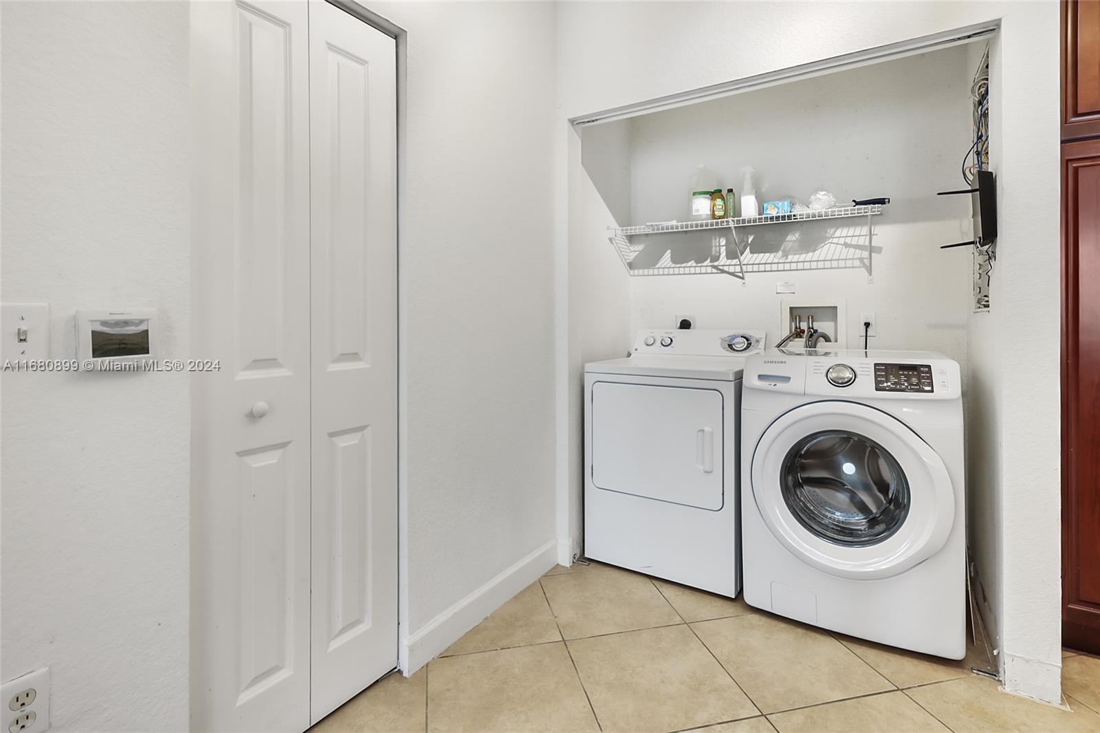 SAN RAPHAEL CONDO - Residential