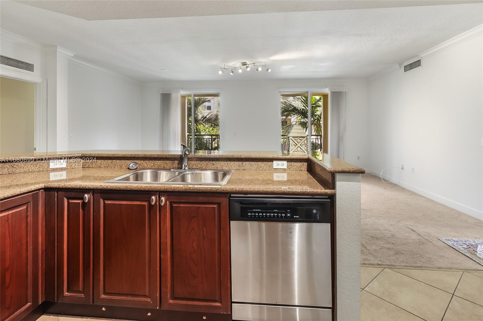 SAN RAPHAEL CONDO - Residential