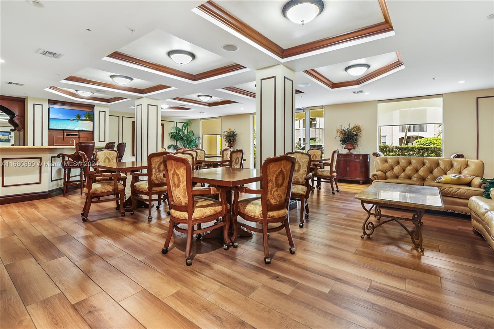 SAN RAPHAEL CONDO - Residential