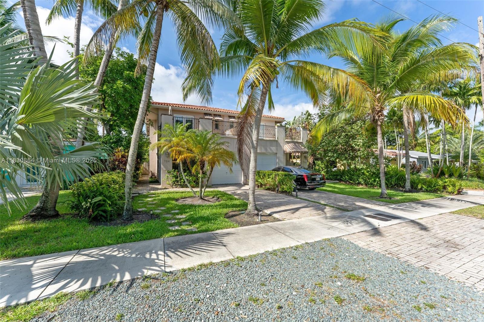 704 SW 16th St
