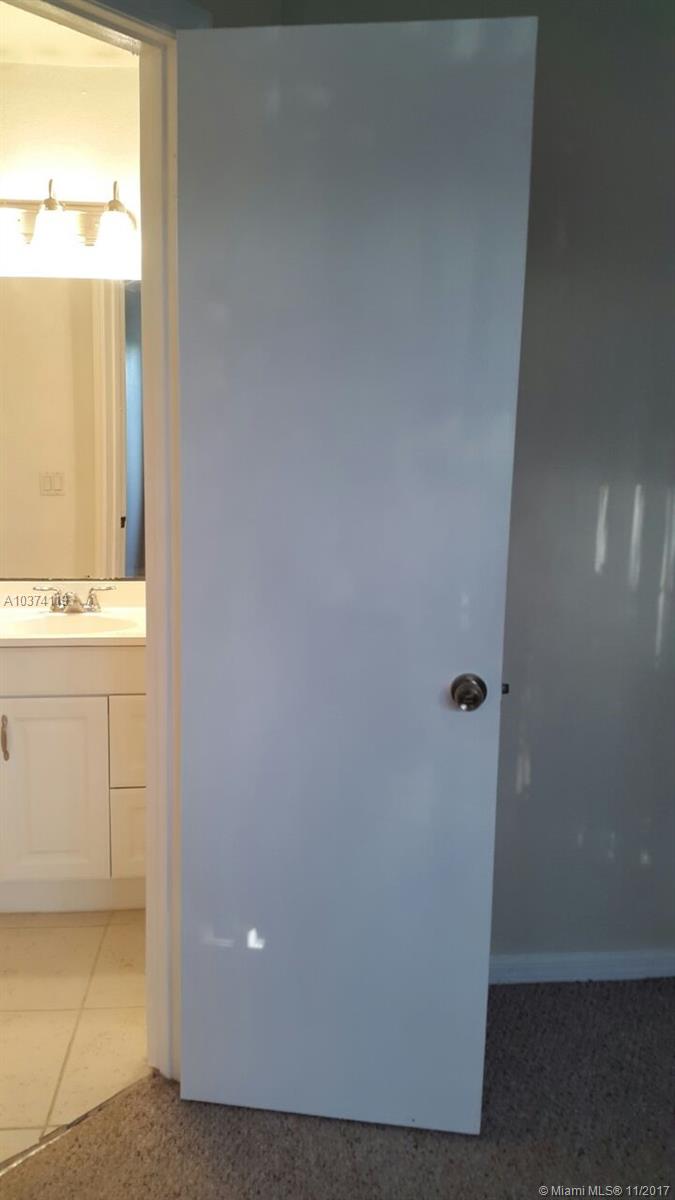 CORAL KEY CONDO - Residential Lease