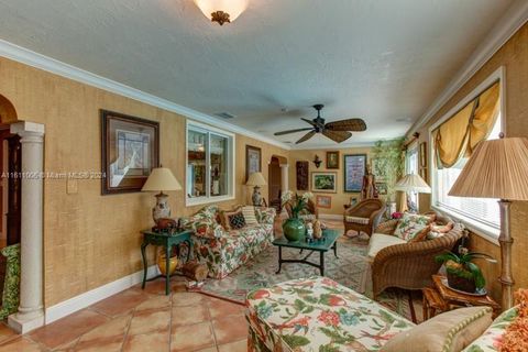 Single Family Residence in Coral Gables FL 1320 Alhambra Cir Cir 11.jpg