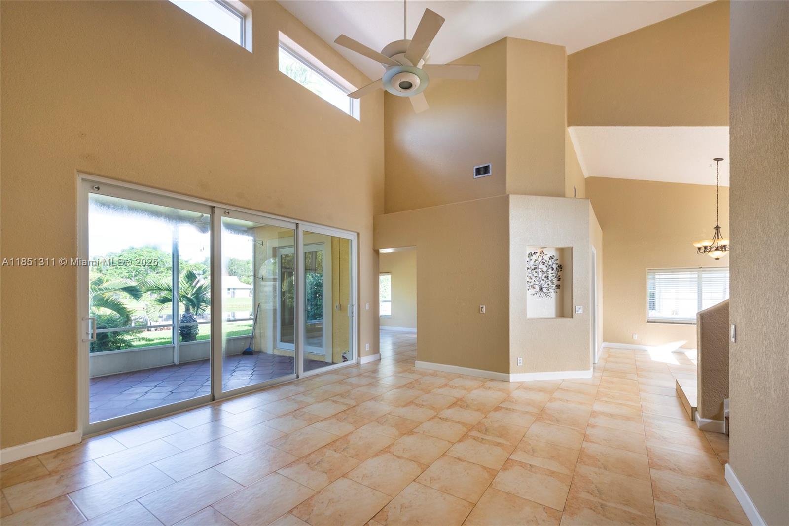 LAGUNA SPRINGS I - Residential