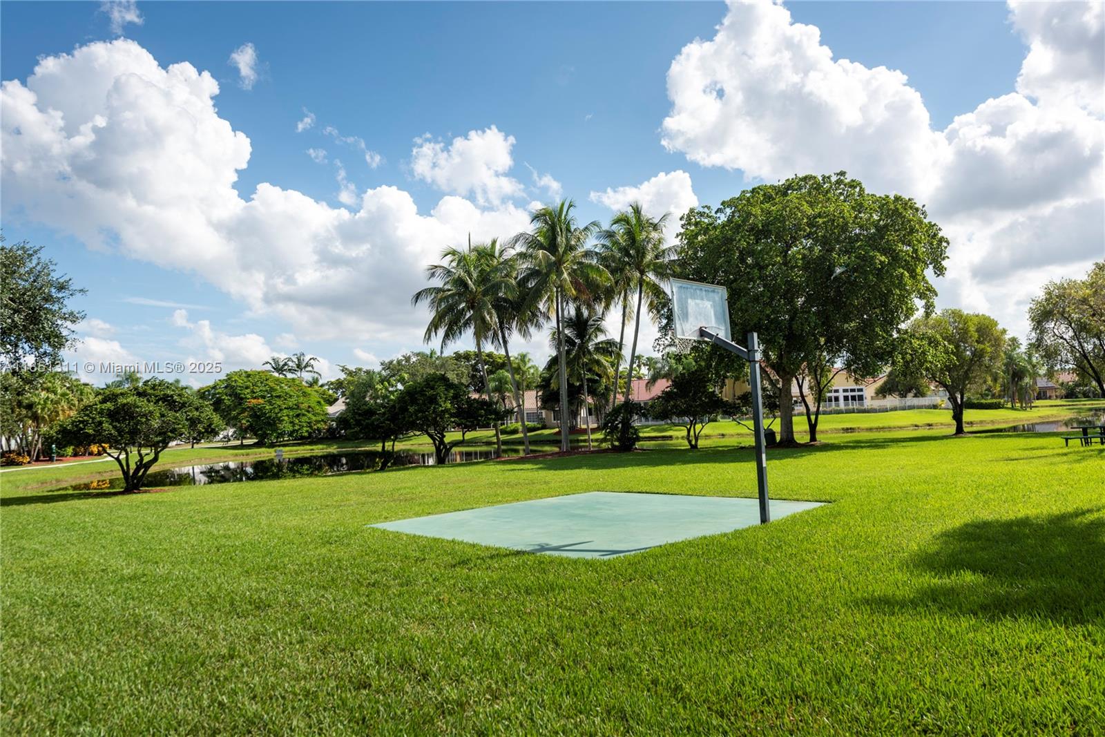 LAGUNA SPRINGS I - Residential