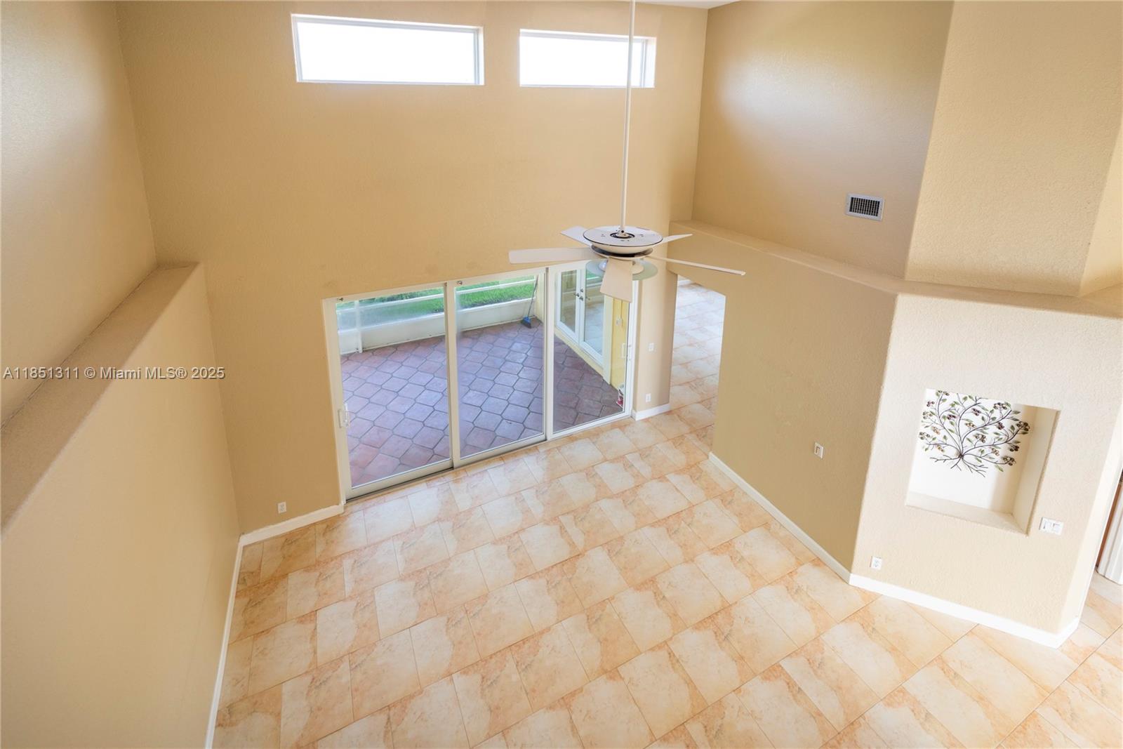 LAGUNA SPRINGS I - Residential