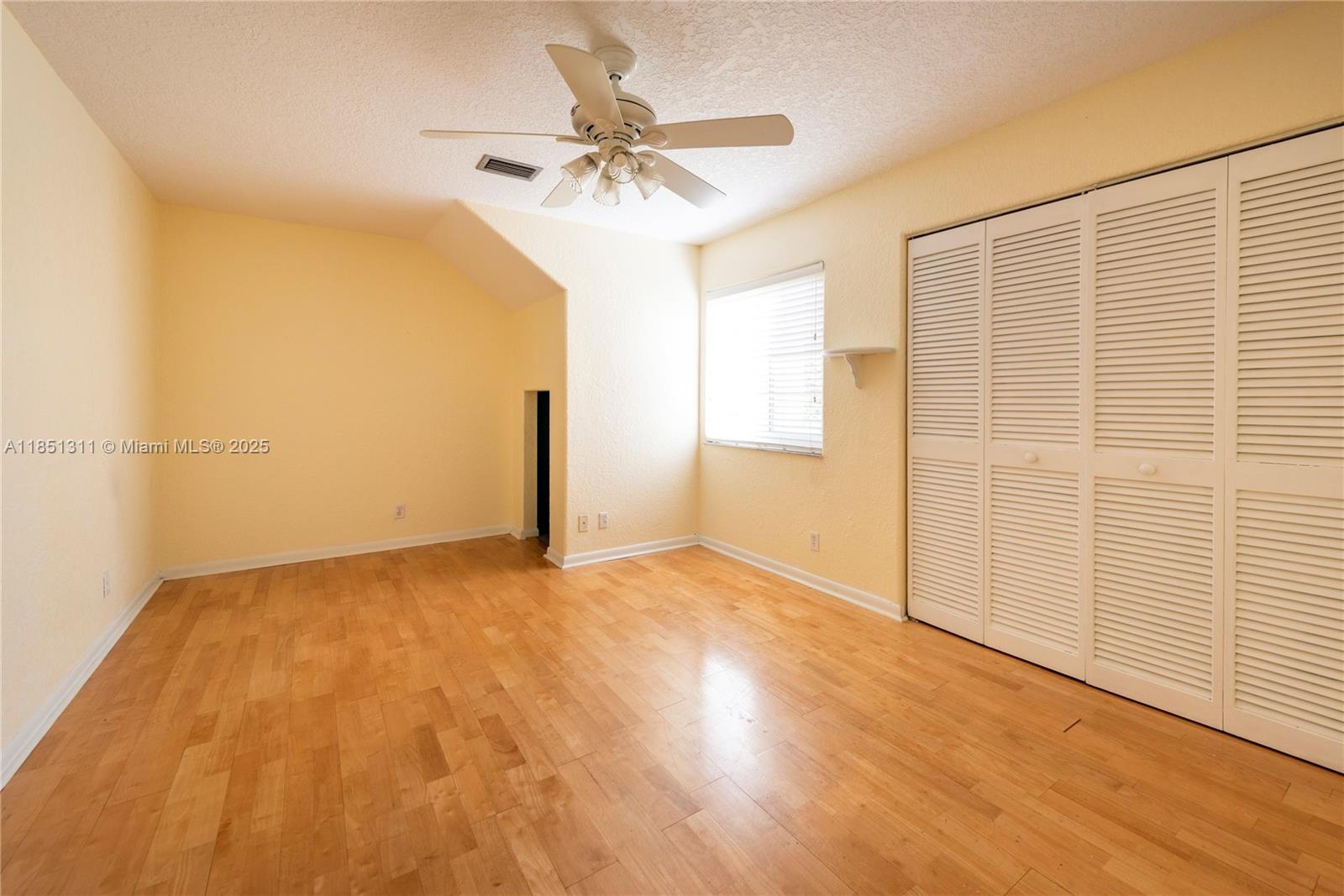 LAGUNA SPRINGS I - Residential