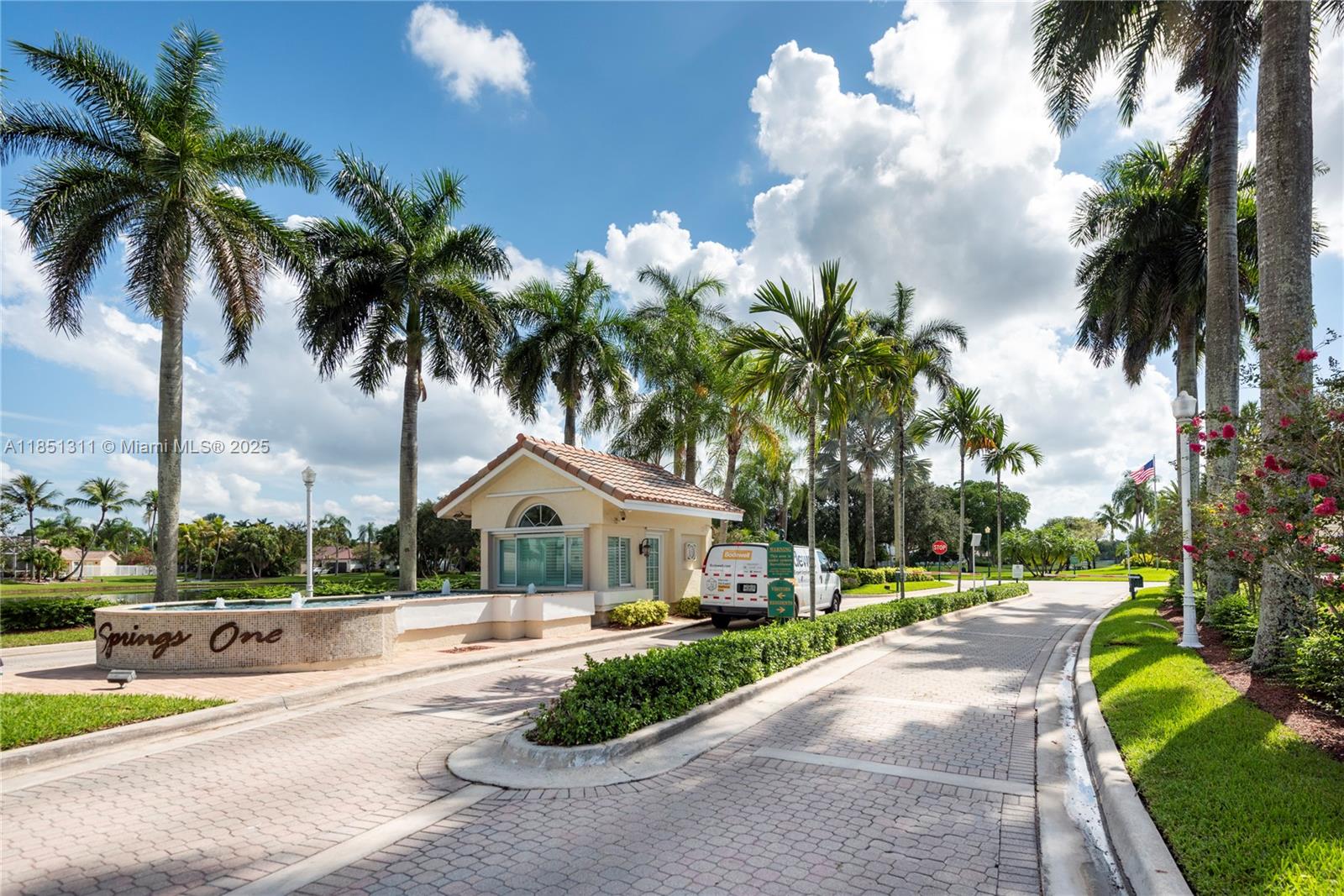 LAGUNA SPRINGS I - Residential