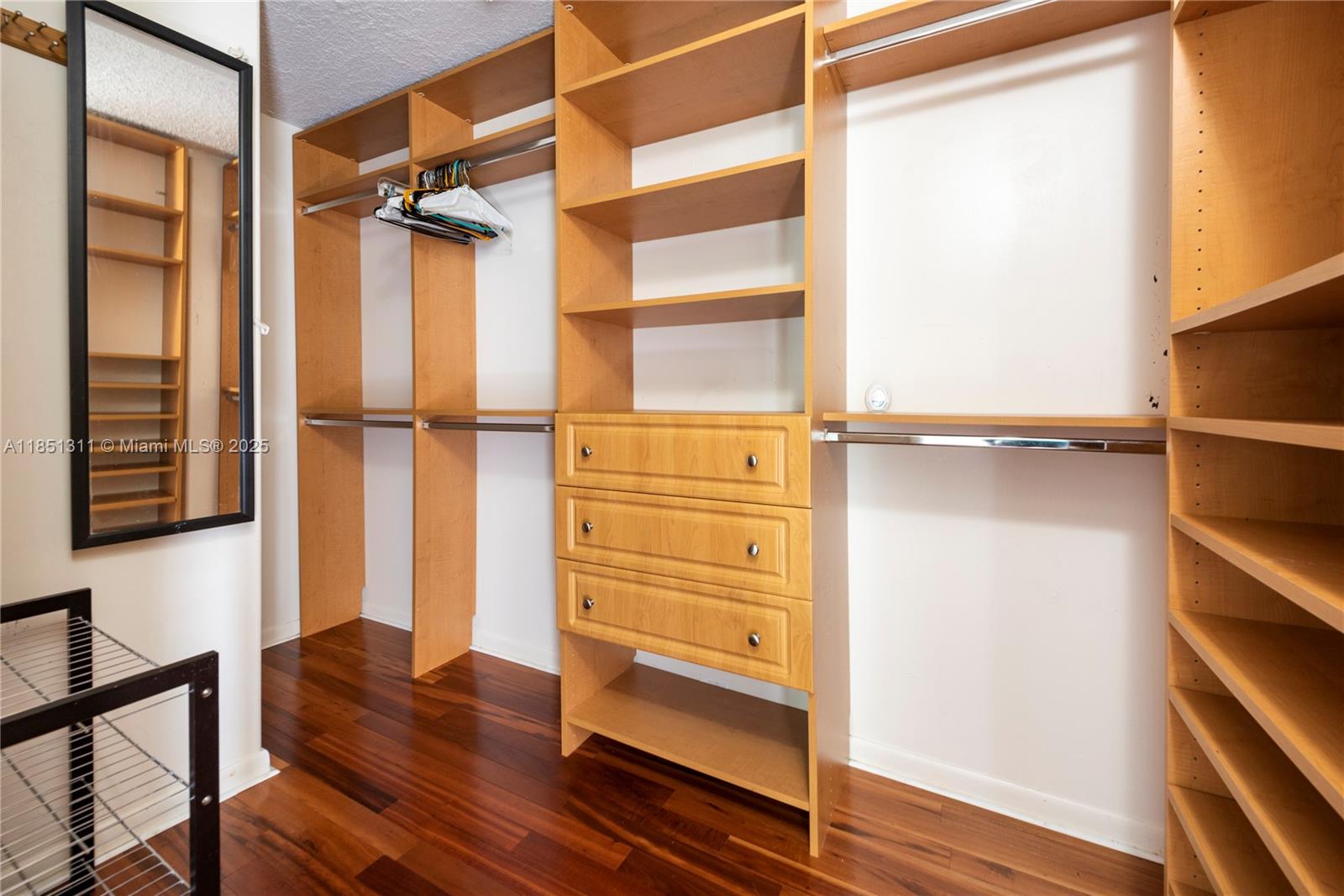 LAGUNA SPRINGS I - Residential