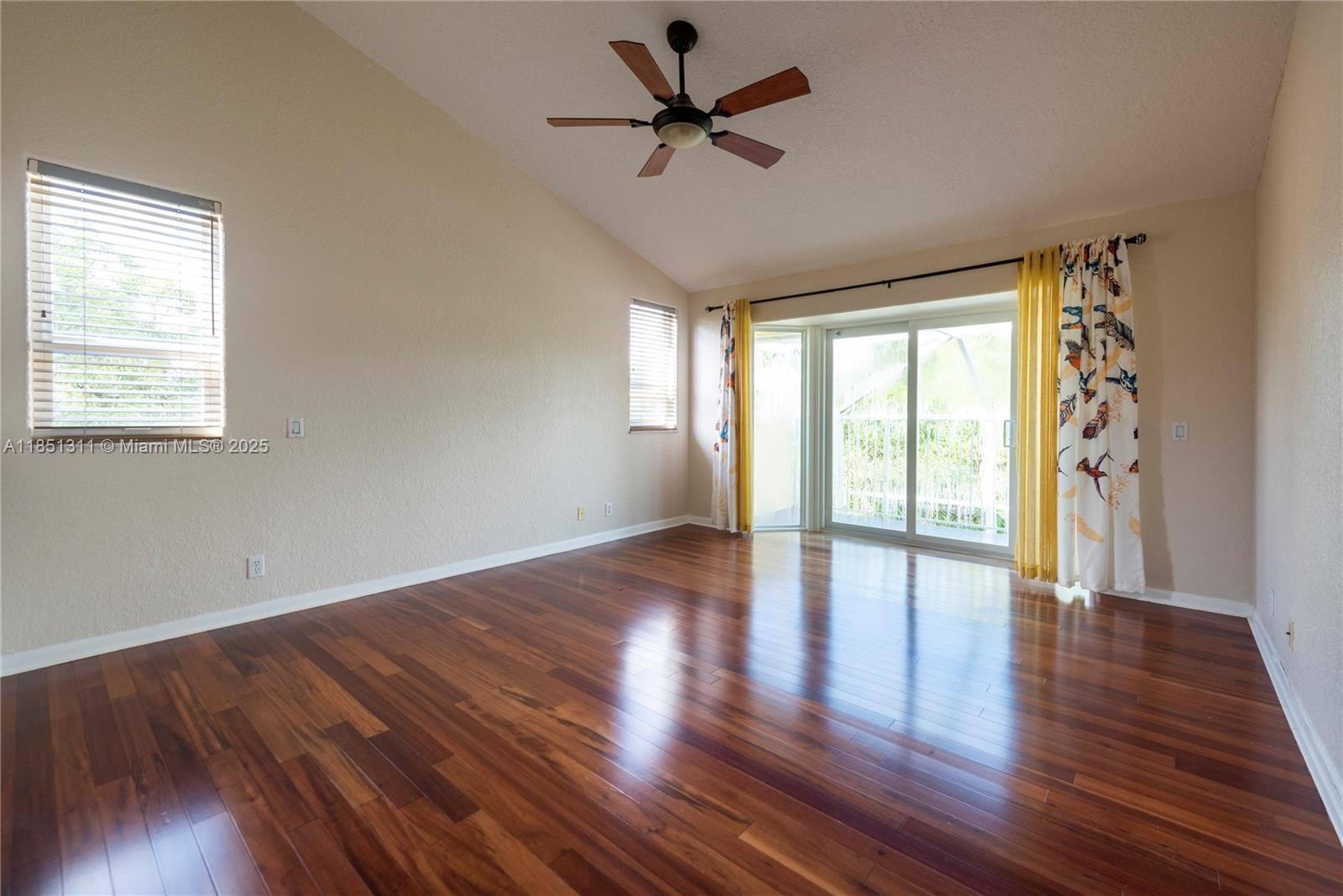 LAGUNA SPRINGS I - Residential