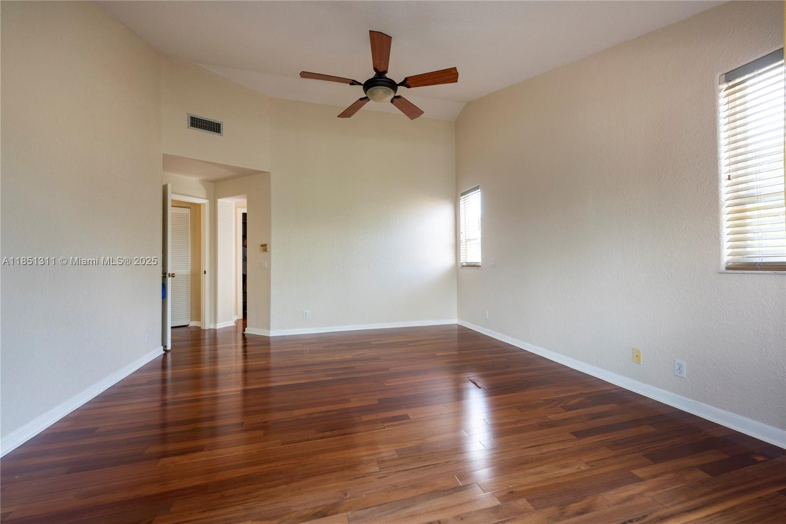 LAGUNA SPRINGS I - Residential