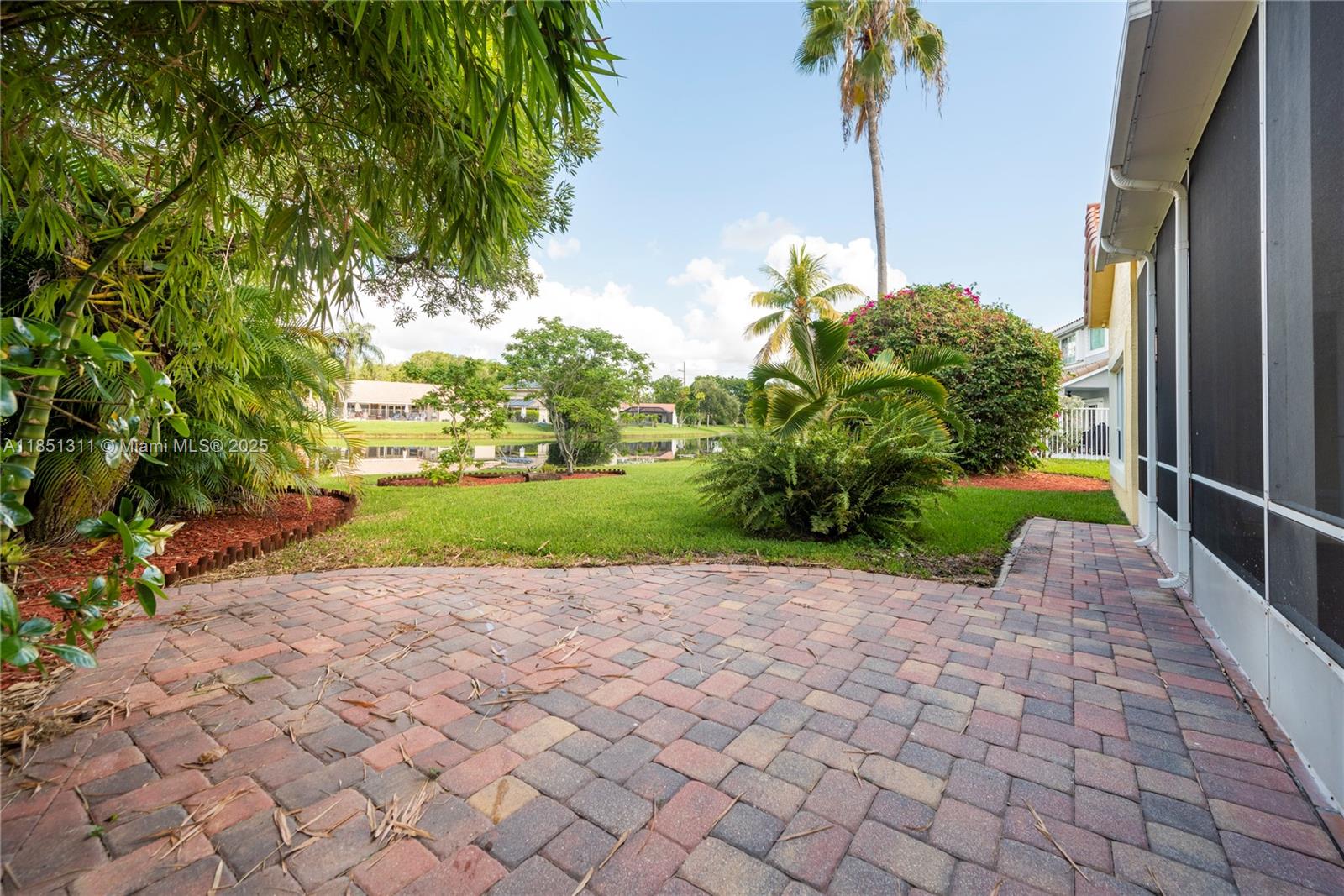 LAGUNA SPRINGS I - Residential