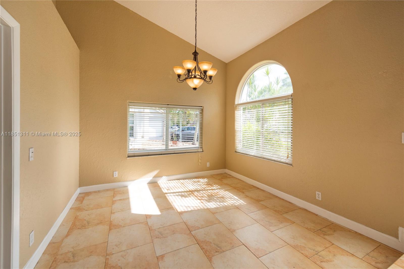 LAGUNA SPRINGS I - Residential