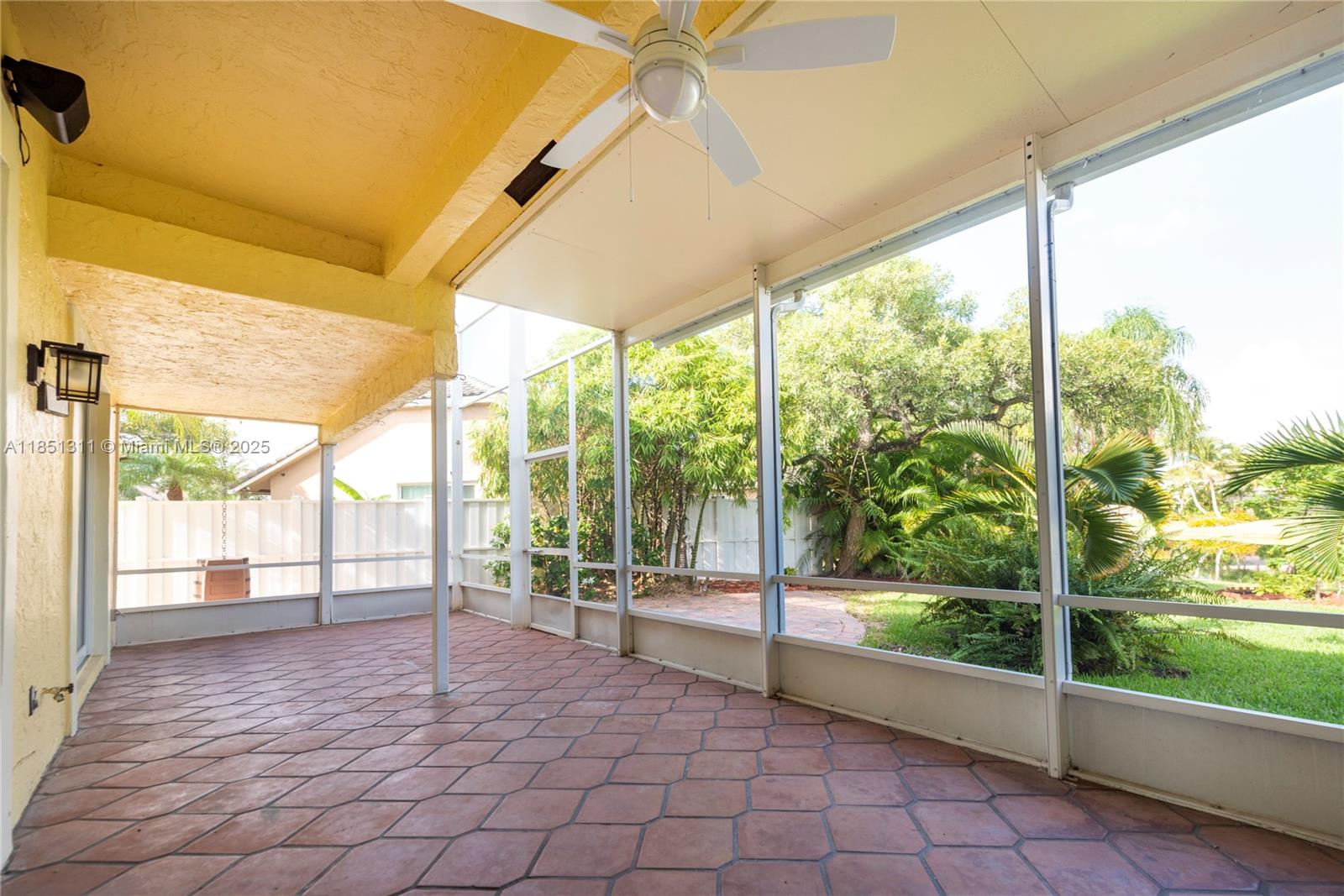 LAGUNA SPRINGS I - Residential