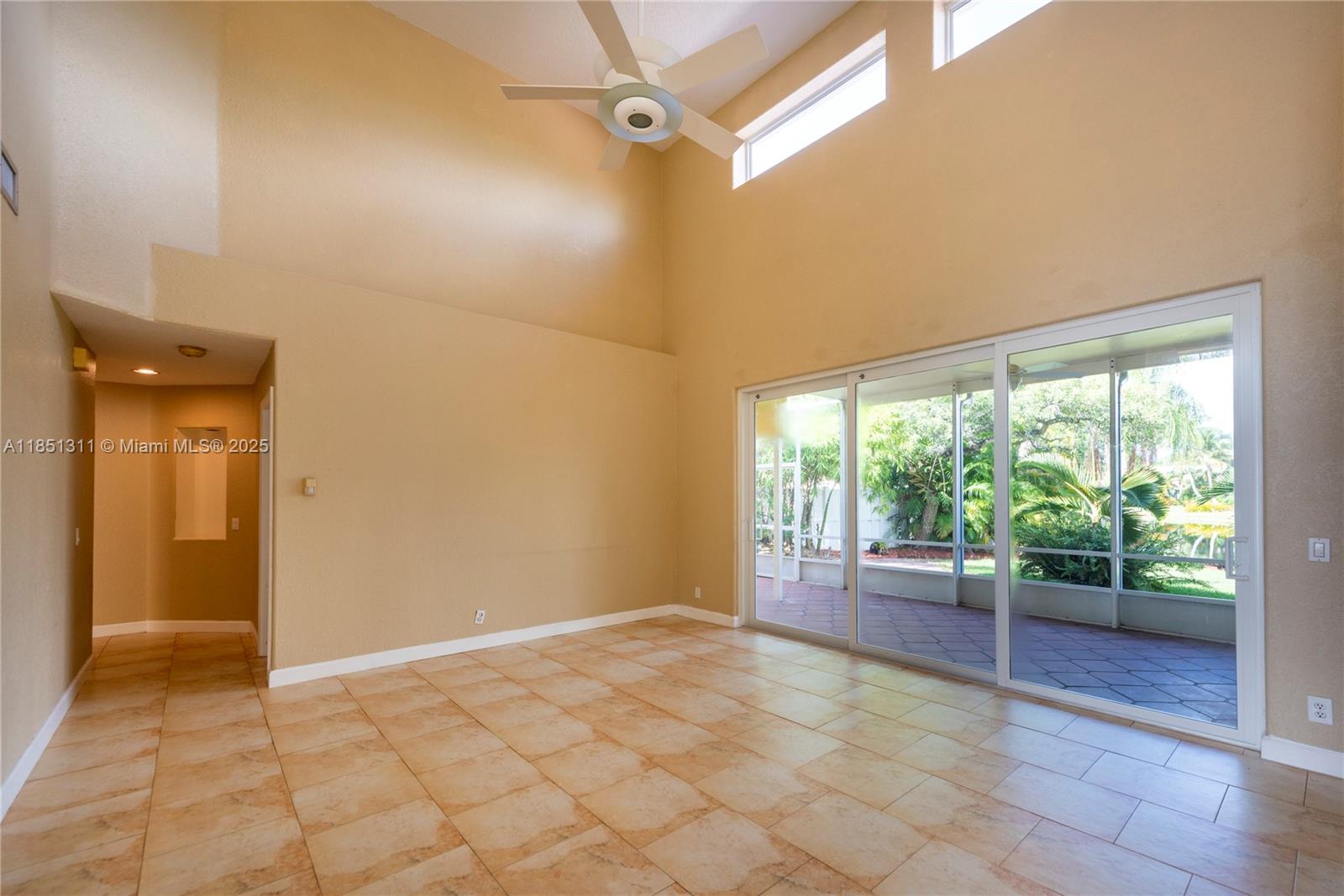 LAGUNA SPRINGS I - Residential