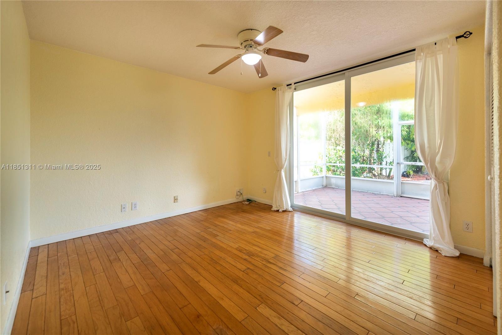 LAGUNA SPRINGS I - Residential