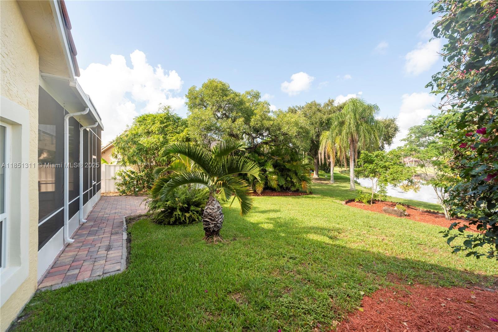 LAGUNA SPRINGS I - Residential