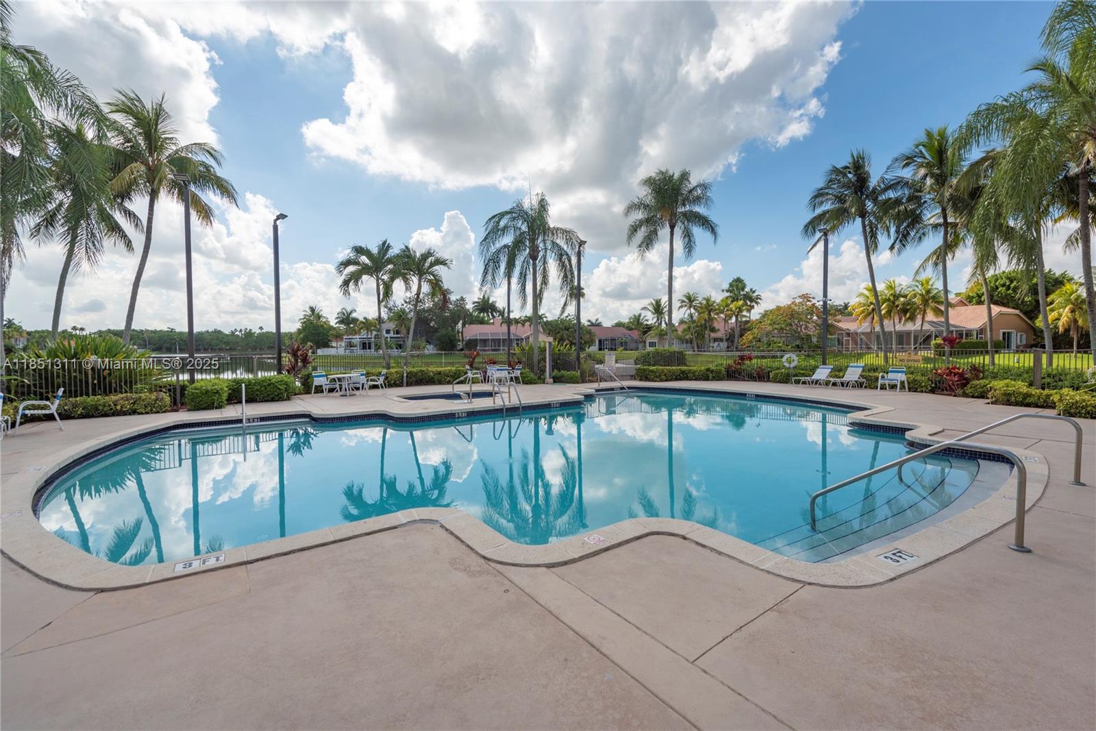 LAGUNA SPRINGS I - Residential