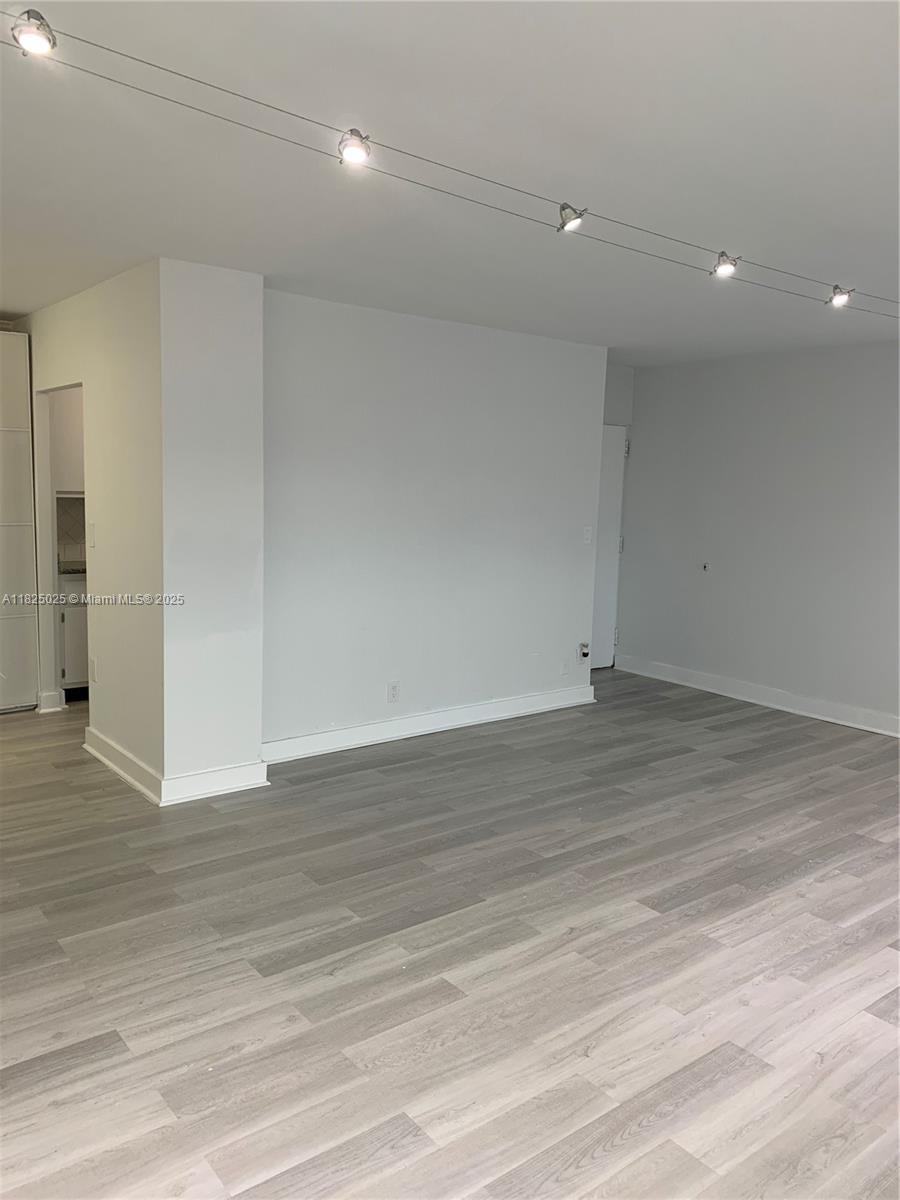 HORIZON HOUSE CONDO - Residential