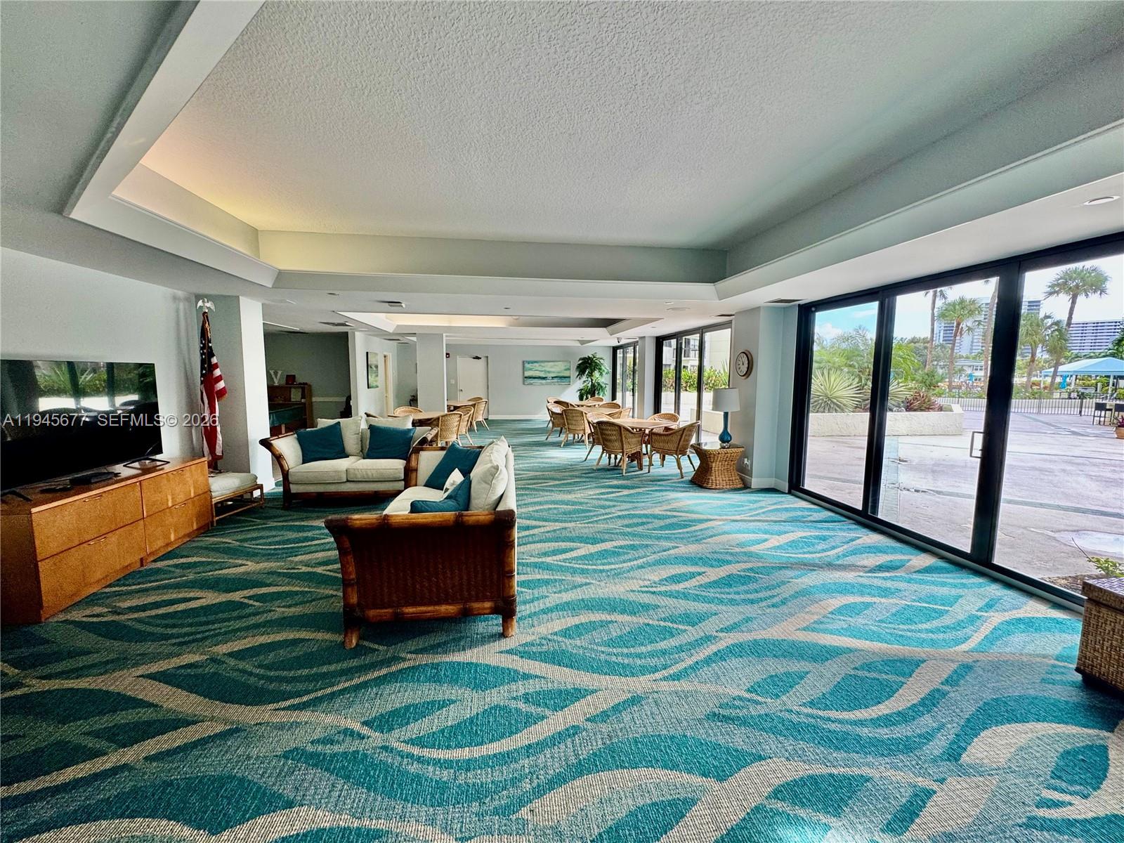 VOYAGER CONDO - Residential