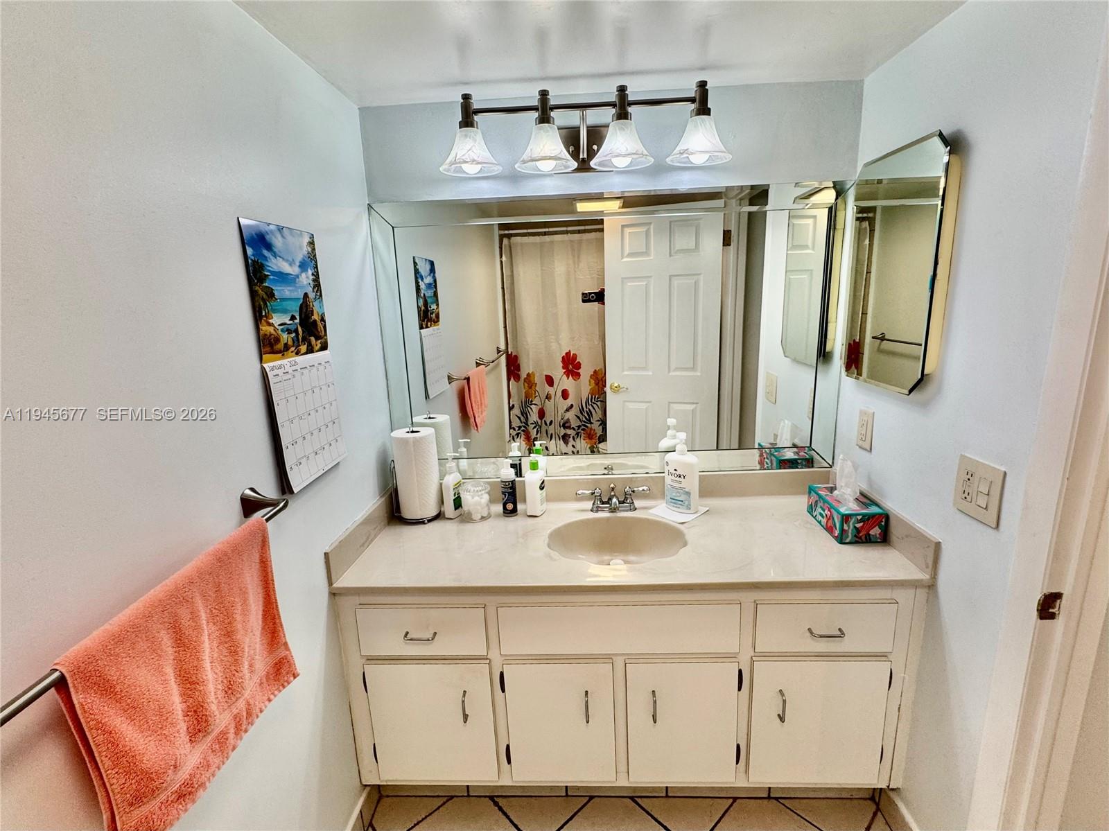 VOYAGER CONDO - Residential