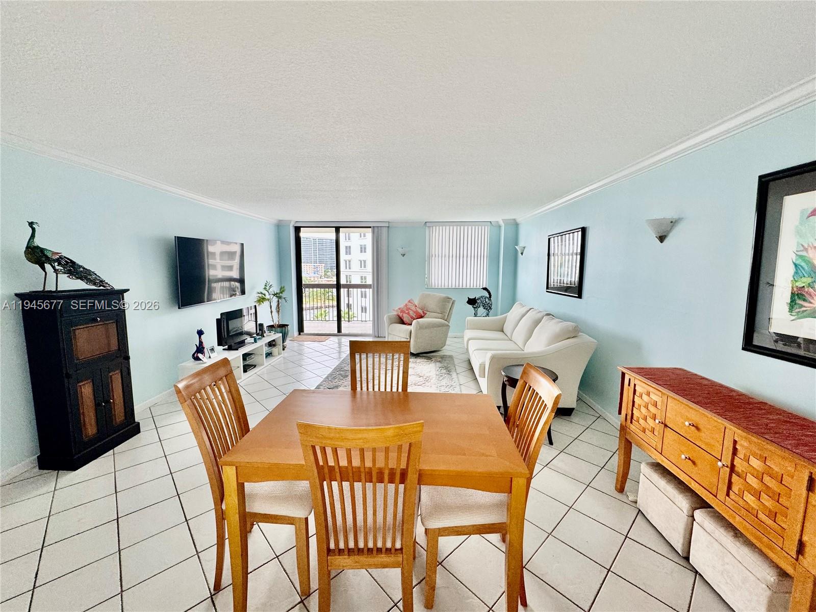 VOYAGER CONDO - Residential