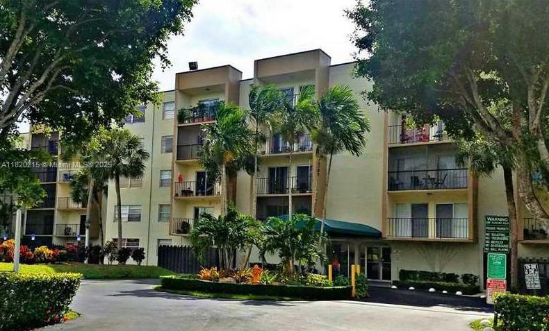 Rental Property at 14250 Sw 62nd St 411, Miami, Broward County, Florida - Bedrooms: 1 
Bathrooms: 2  - $2,000 MO.