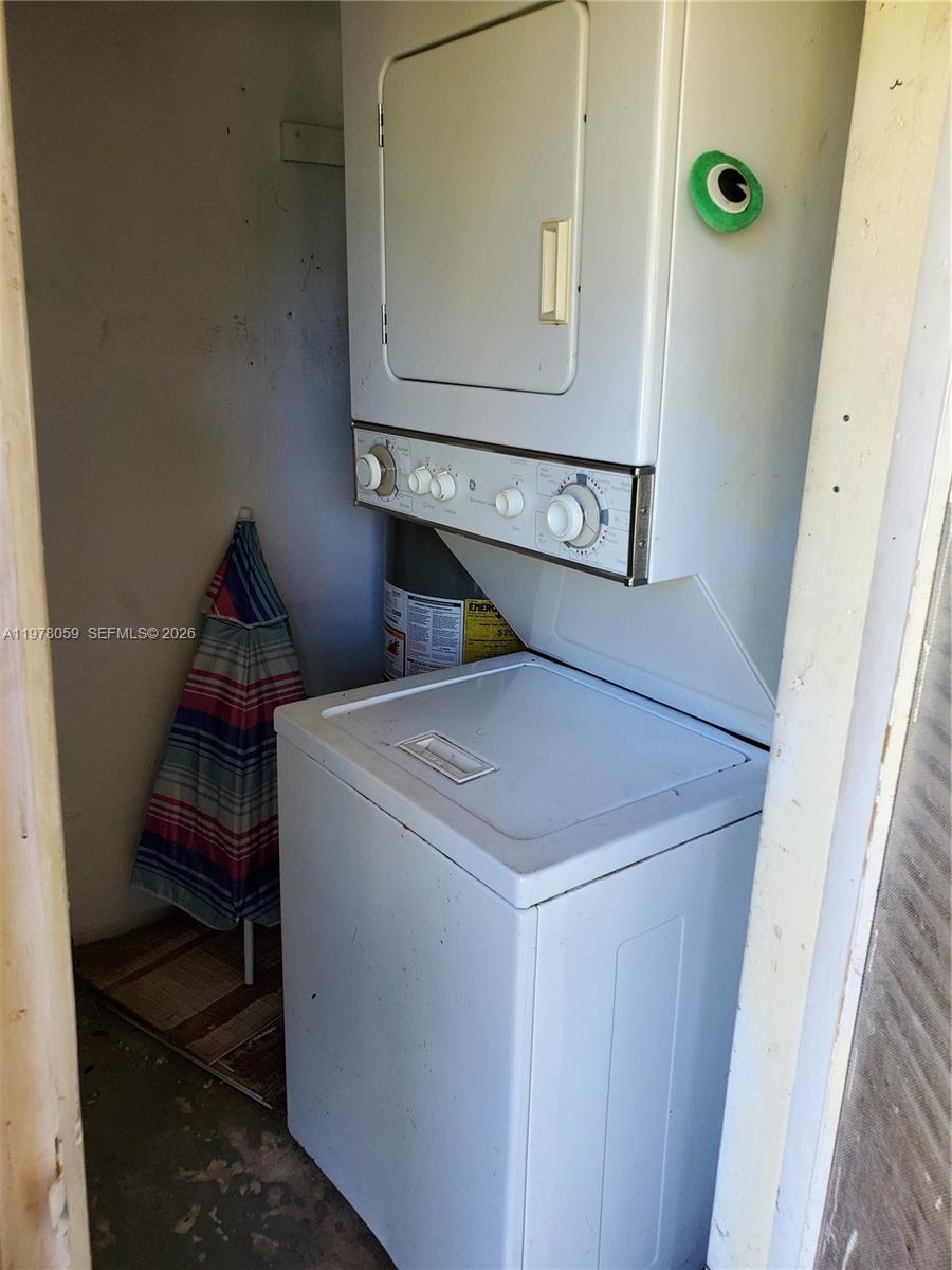 NORTH HOLLYWOOD - Residential Lease