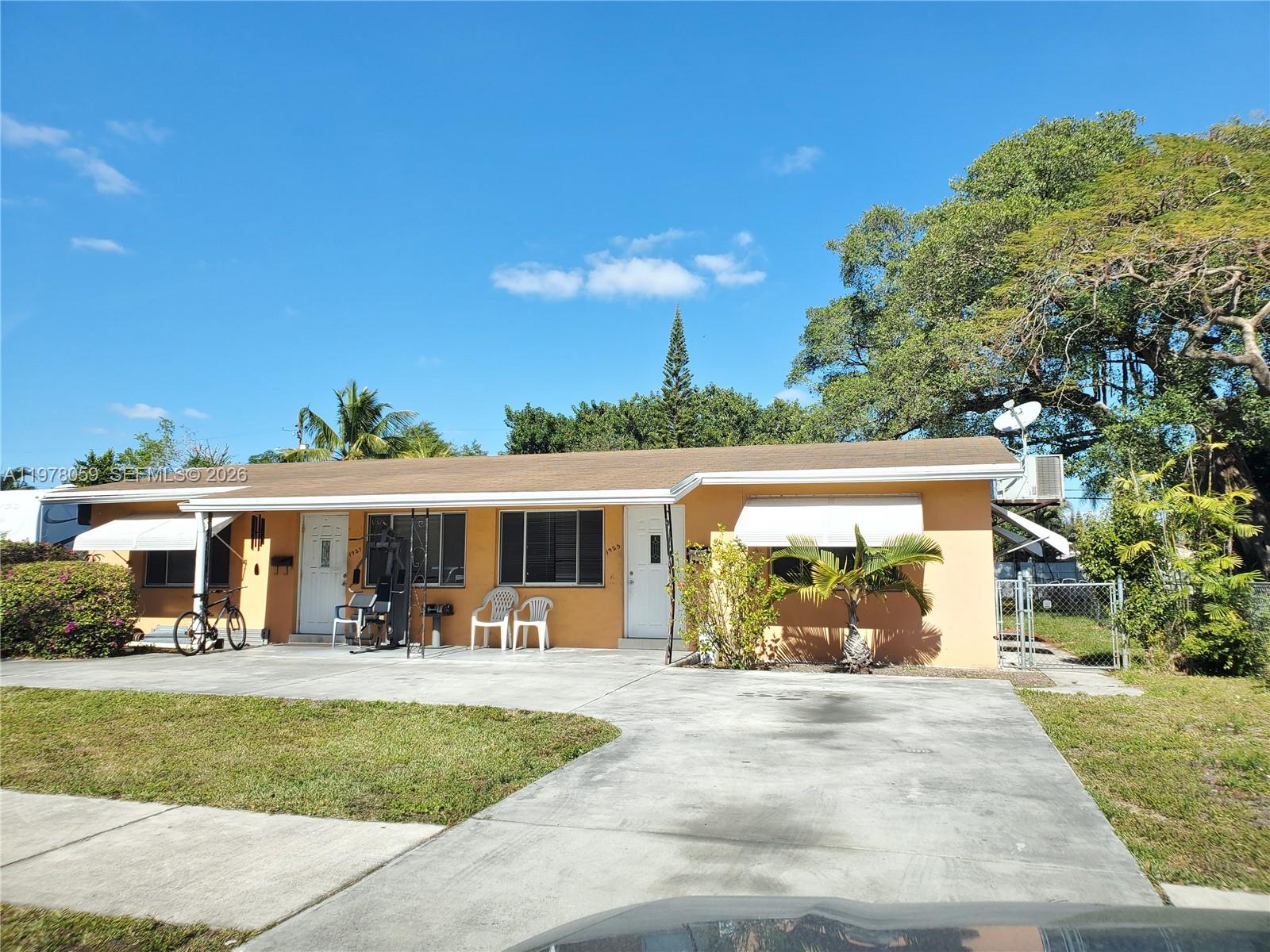 NORTH HOLLYWOOD - Residential Lease