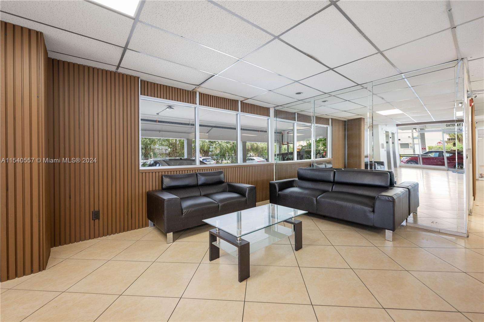 GATEWAY HOUSE CONDO - SOU - Residential Lease